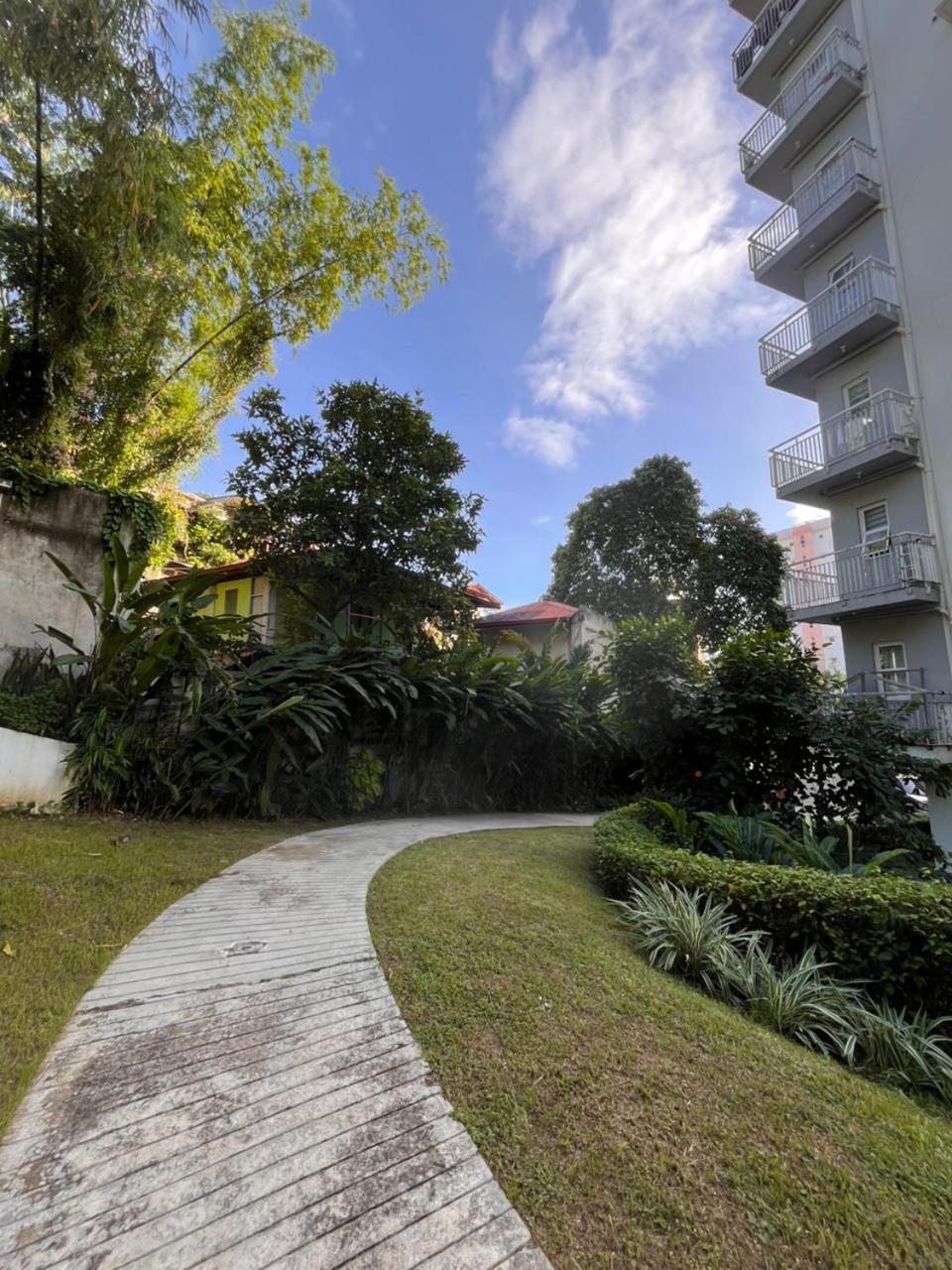 Summum Bonum Bliss - Lahug Aparthotel Cebu Exterior photo